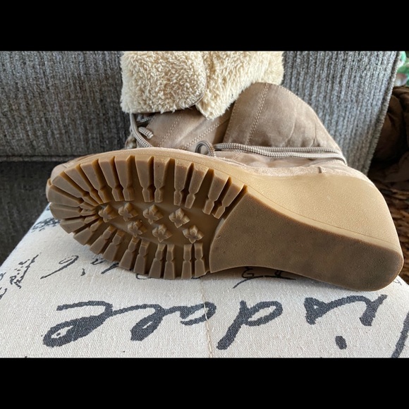 Women’s BKE boots - Picture 3 of 3